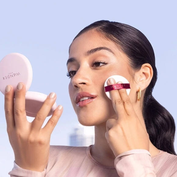 Wander Beauty Wanderlust Powder Foundation: Light (Light w/Warm Undertones), NIB - Picture 6 of 6